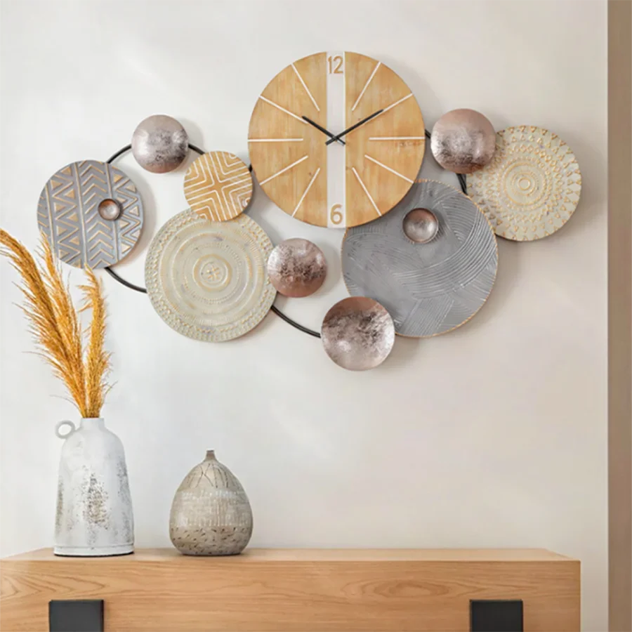 Nordica - Metal Wall Clock with Silent Second Hand