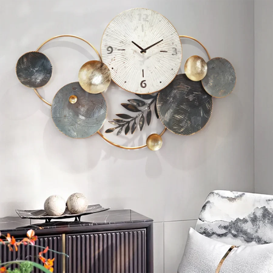 Nordica - Metal Wall Clock with Silent Second Hand