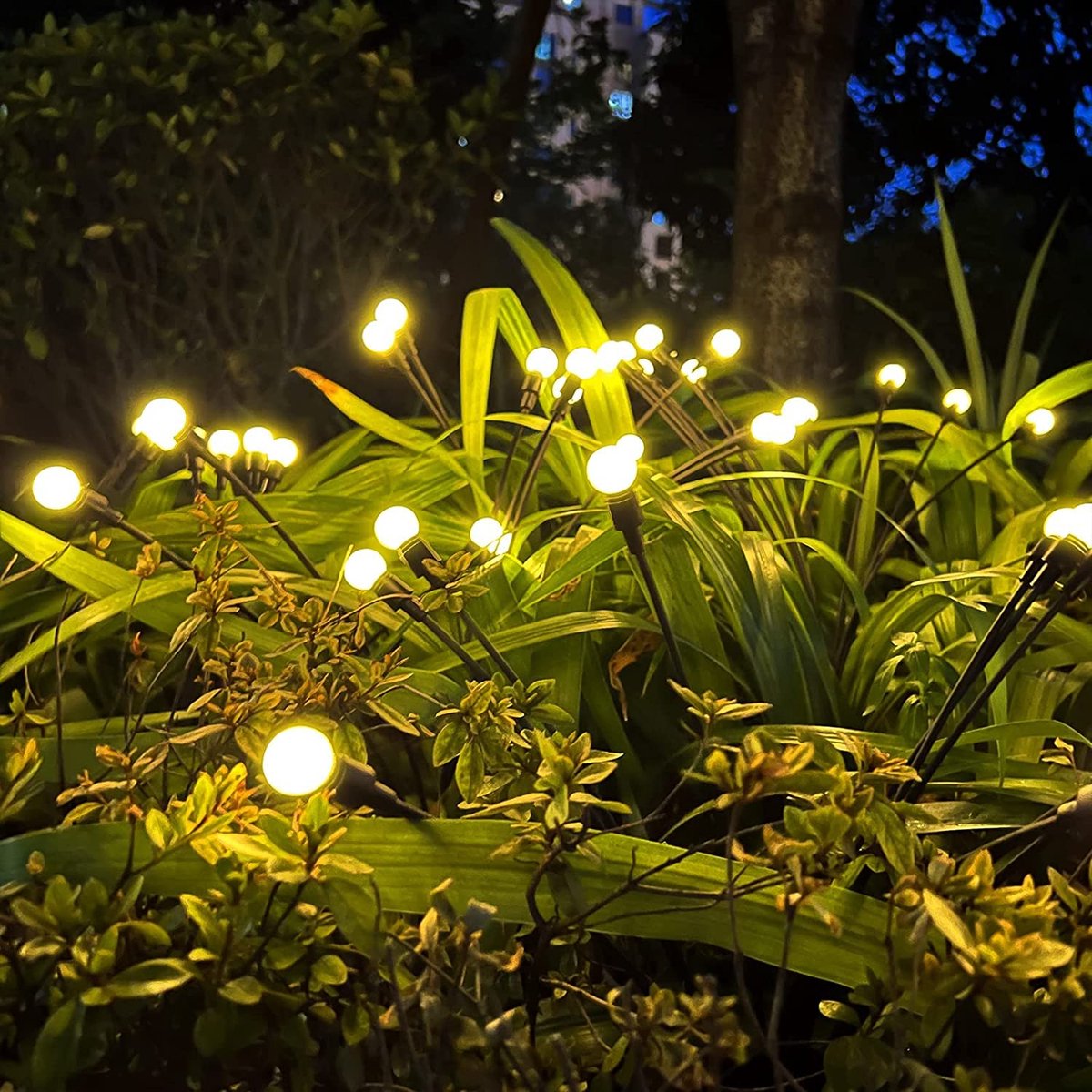 LumaGlow - Solar Garden Lighting with Automatic On/Off Feature