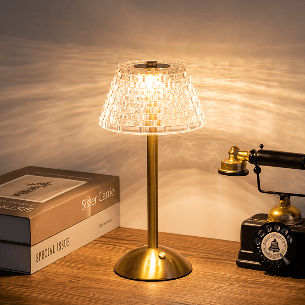 CharmLight – Crystal Elegance Table Lamp with Modern Design