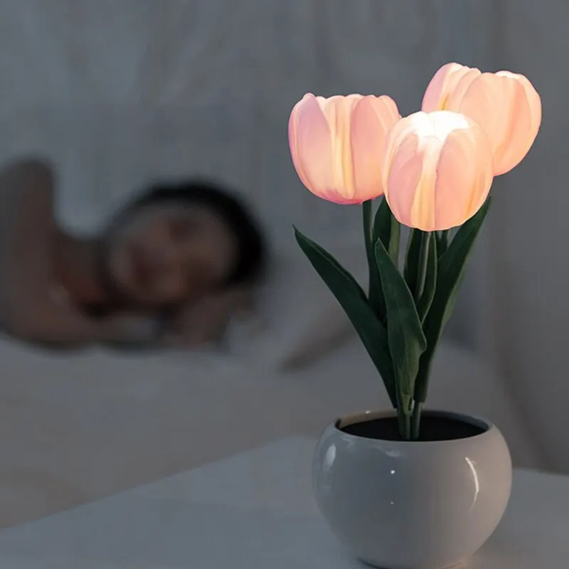 FloraLight - Tulip Shaped LED Lamp with USB Charging