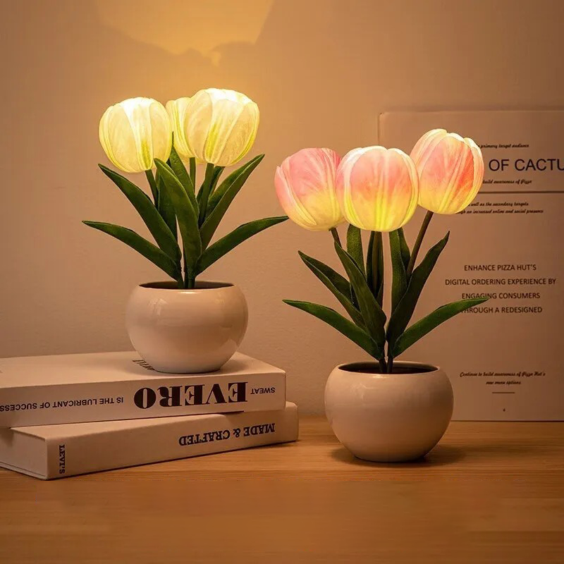 FloraLight - Tulip Shaped LED Lamp with USB Charging