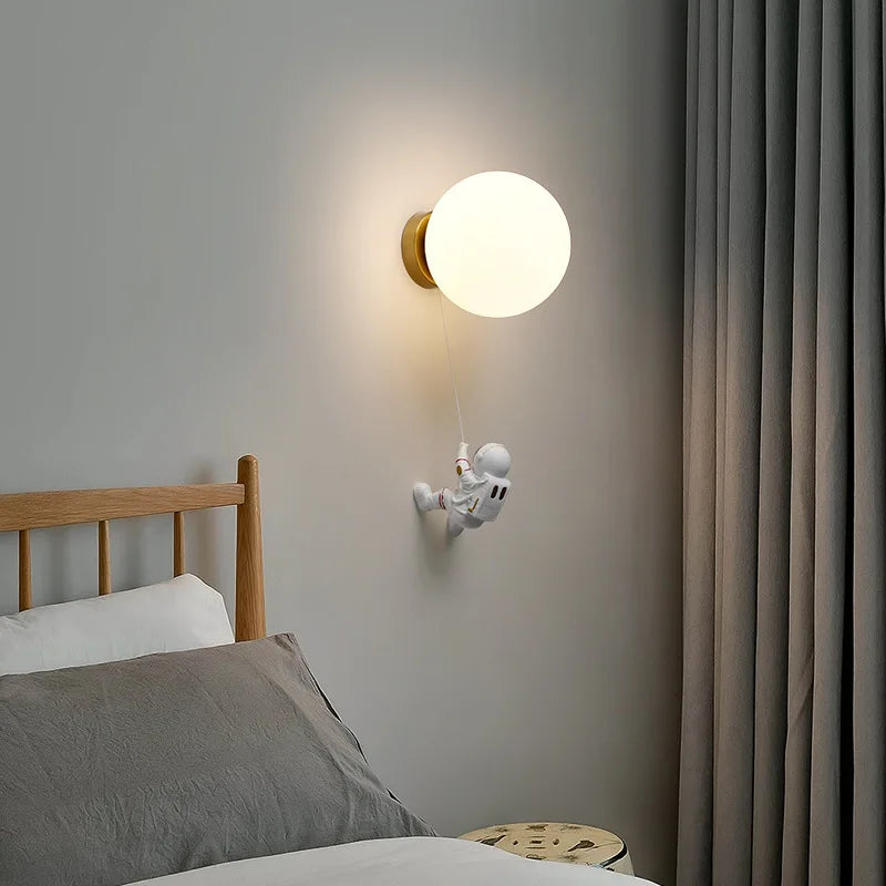 Astronaut LED Wall Lamp – Creative Planets Decoration Light