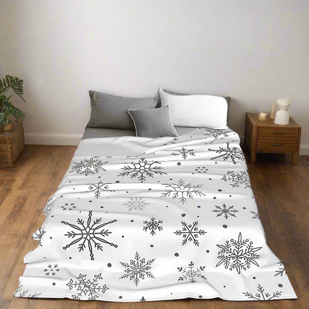 SnowFlake - Winter Flannel Throw Blanket for Cozy Homes