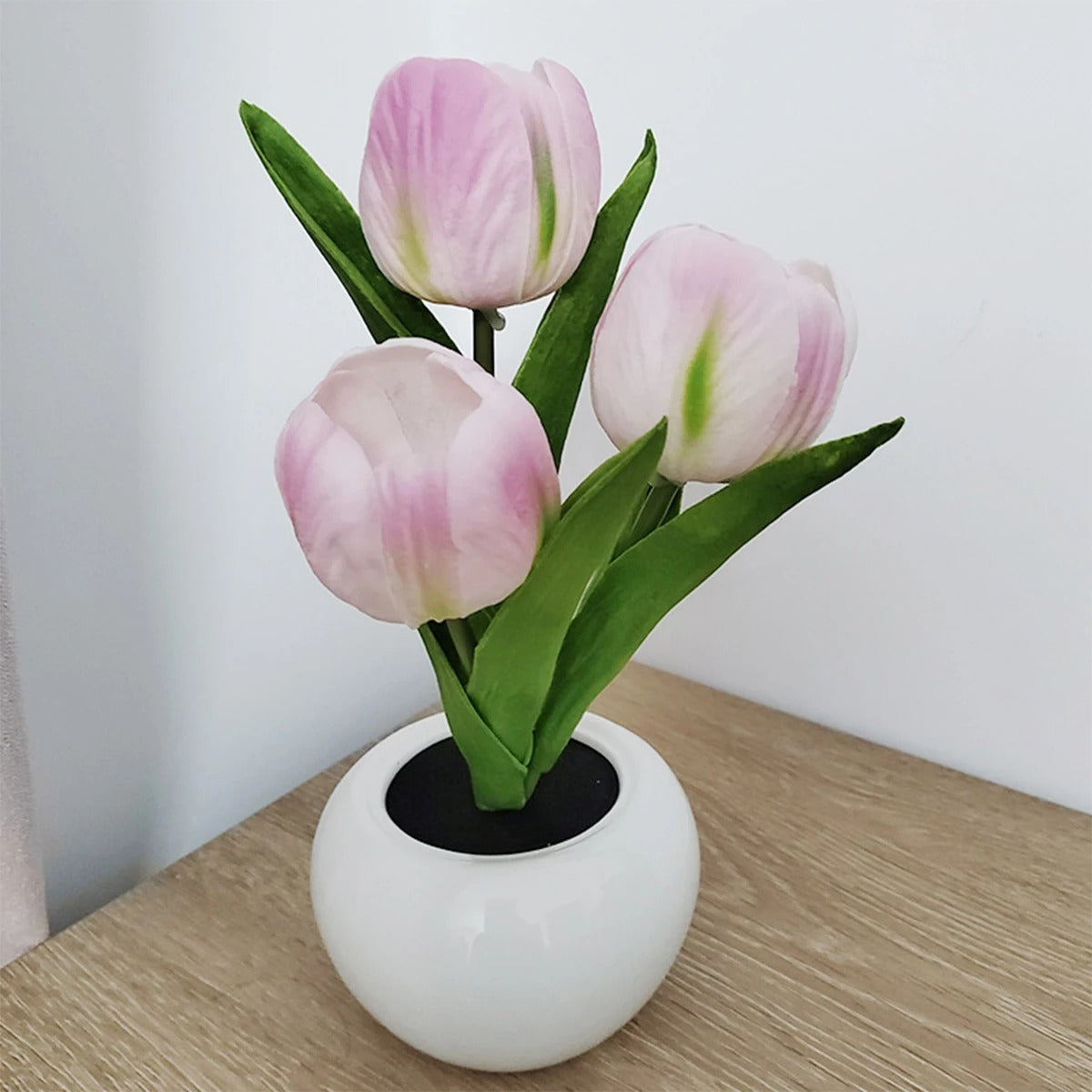 FloraLight - Tulip Shaped LED Lamp with USB Charging