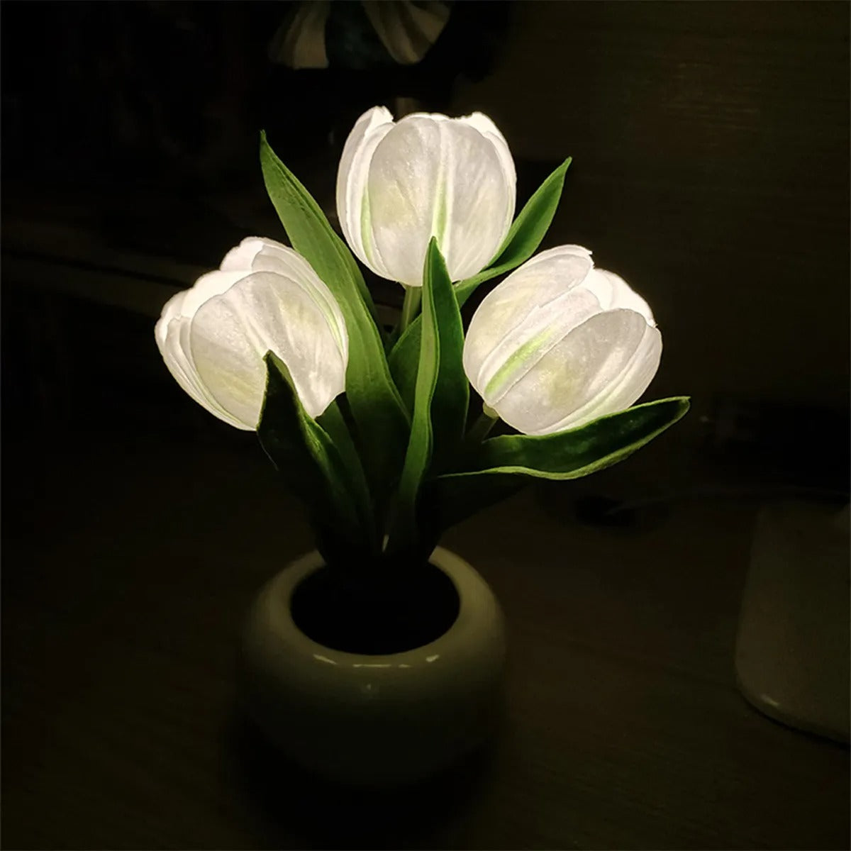 FloraLight - Tulip Shaped LED Lamp with USB Charging