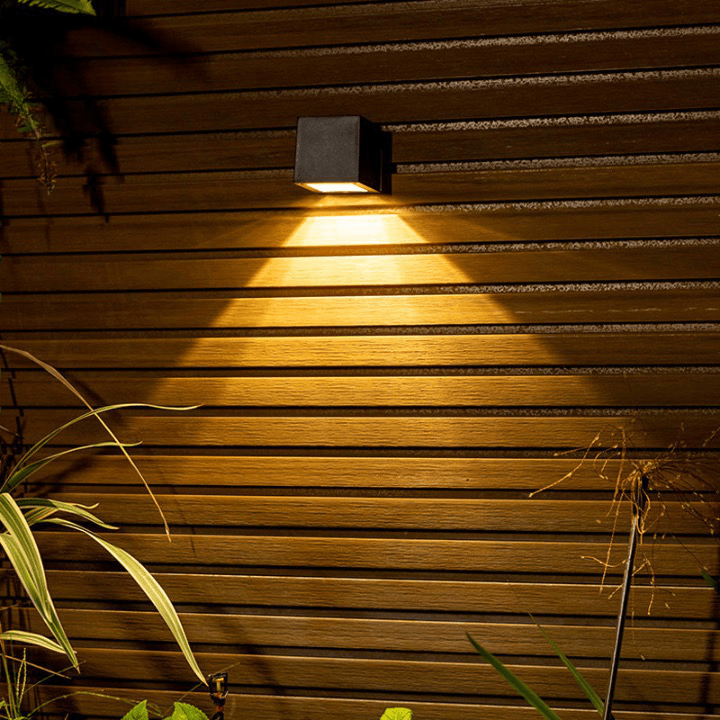 LightBeam – Modern Wall Lamp