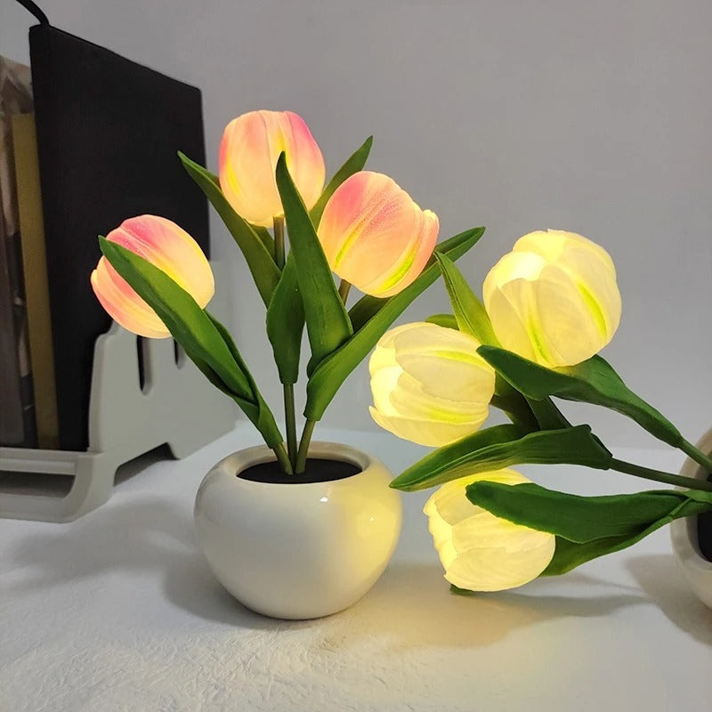 FloraLight - Tulip Shaped LED Lamp with USB Charging